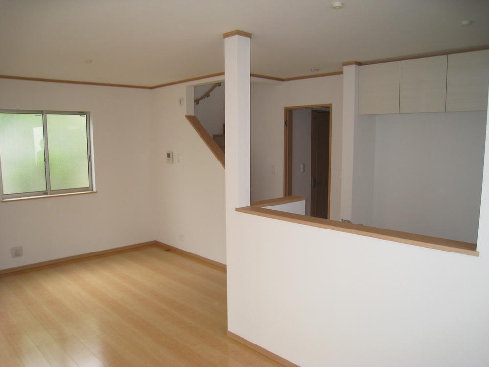 Same specifications photos (living). Seller construction cases _ living