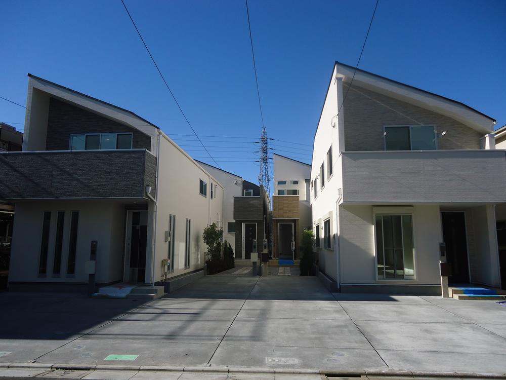 Local photos, including front road. 6m road ~ Garage a breeze