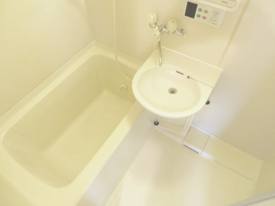 Bath. Reheating function with bathroom