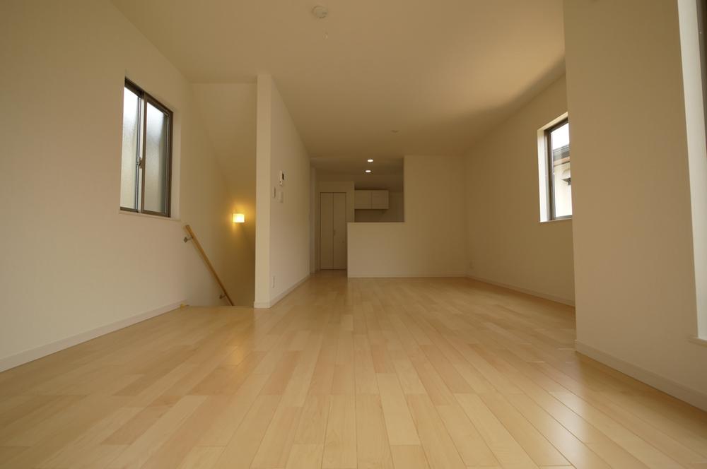 Same specifications photos (living). Same specifications