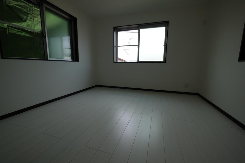 Same specifications photos (Other introspection). Same specifications