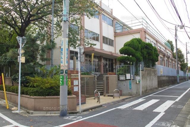 Primary school. Ward Fujimidai until elementary school 517m