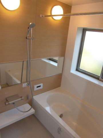 Same specifications photo (bathroom). Bathroom Dryer ・ Wide mirror ・ It is full of full-featured, such as slide hook. 
