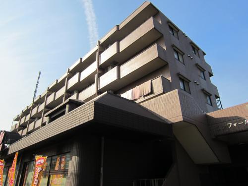 Building appearance. Balcony of the southeast face