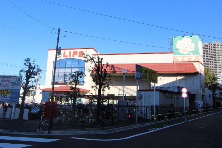 Supermarket. (Ltd.) 601m caption to Life Corporation Shakujii Park shop