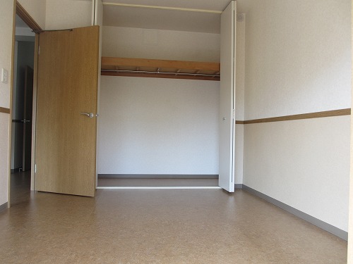 Other room space. Large storage with a Western-style 5.5 Pledge