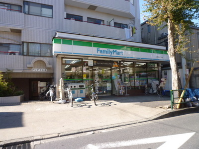 Convenience store. 555m to Family Mart (convenience store)