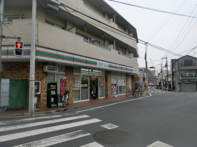 Convenience store. 100m up to 100 yen Lawson (convenience store)