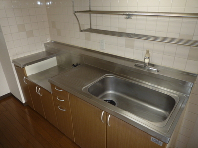 Kitchen. Two-burner gas stove installation Allowed (reference photograph of another in Room)