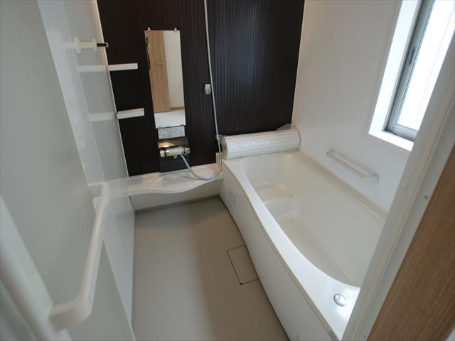 Bathroom. <3 Building>