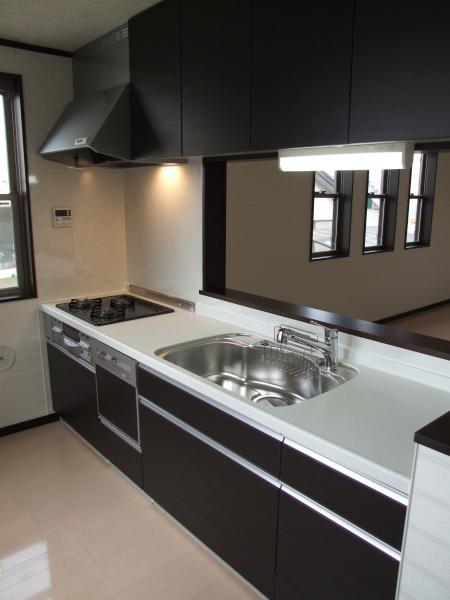 Same specifications photo (kitchen). Seller construction cases _ Kitchen