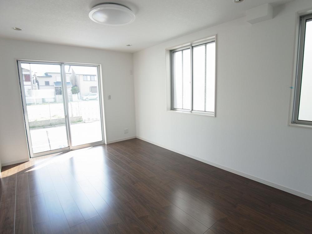 Same specifications photos (Other introspection). Seller construction cases _ Western-style