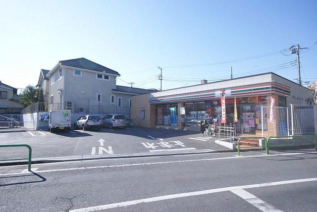 Convenience store. 260m to Seven-Eleven