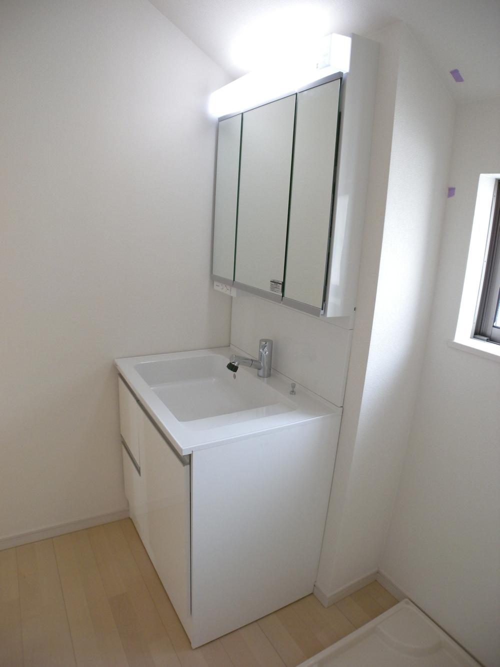 Same specifications photos (Other introspection). Vanity construction cases