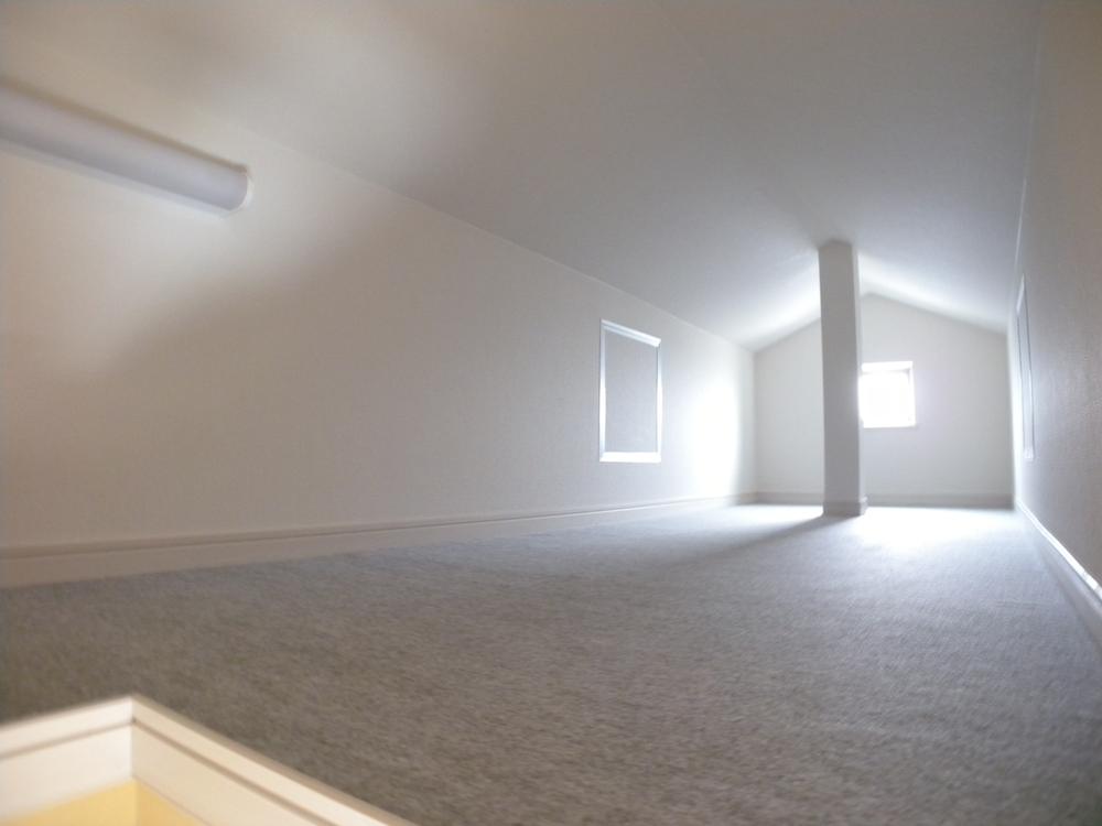 Same specifications photos (Other introspection). Grenier construction cases