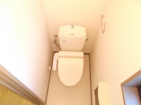 Toilet. Washlet new goods exchange, Cemented floor cushion floor, Already in place Paste Cross.