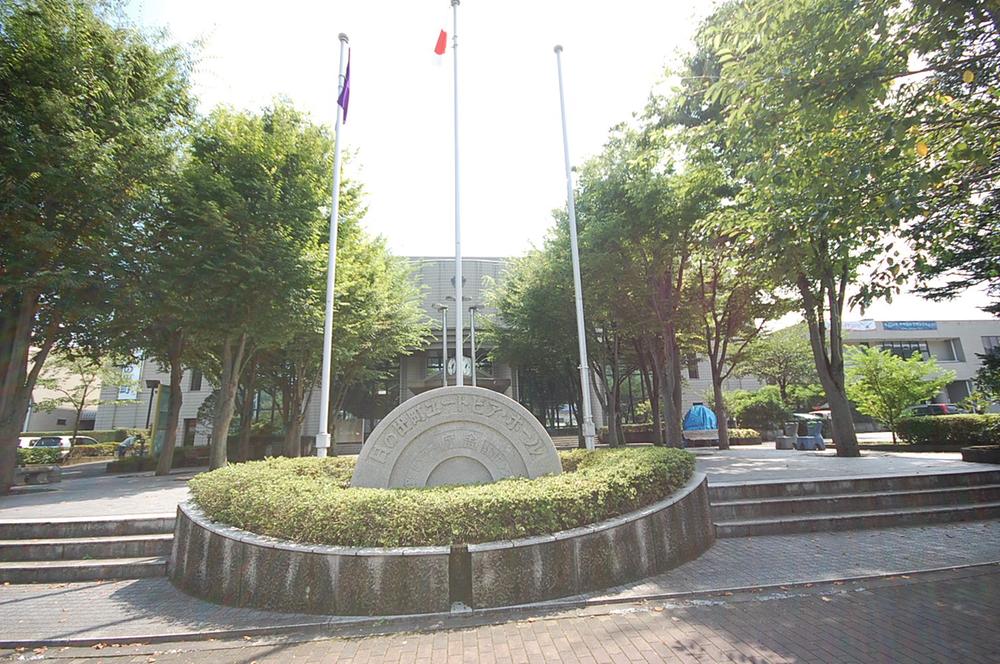 Government office. 1769m until sunrise Town Hall