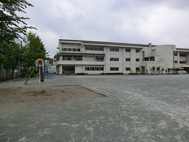 Primary school. 120m until sunrise the town Hirai Elementary School