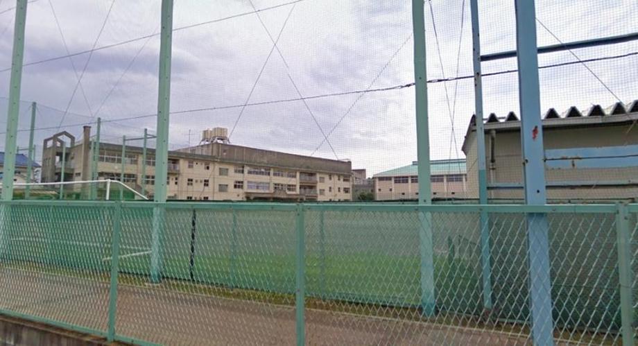 Junior high school. West Tokyo City Akiraho until junior high school 598m