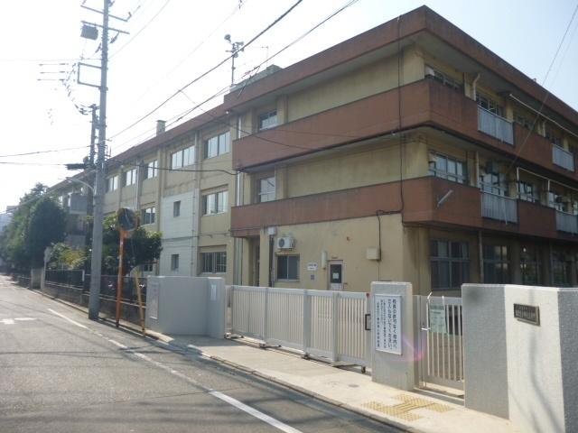 Primary school. Higashifushimi until elementary school 550m