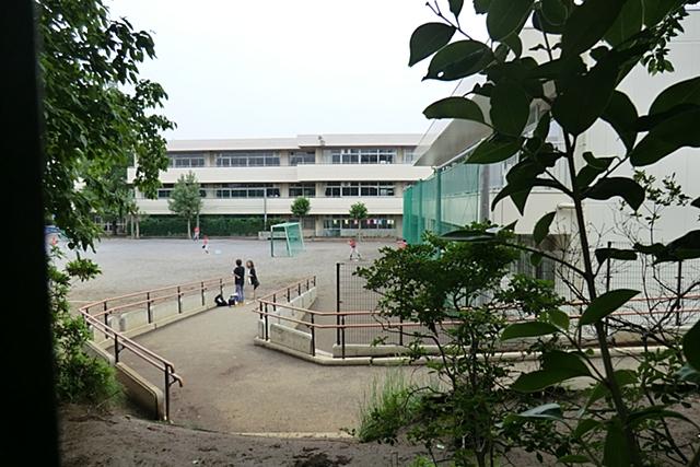 Primary school. 1600m to Nishitokyo upward stand stand elementary school