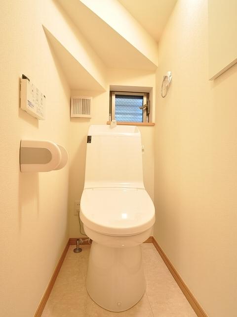 Toilet. Nishitokyo Minami-machi 1-chome toilet
