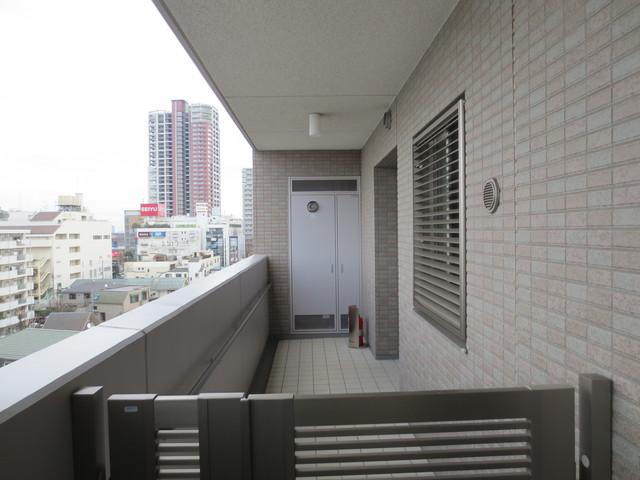 Entrance. Brillia Hibarigaoka porch