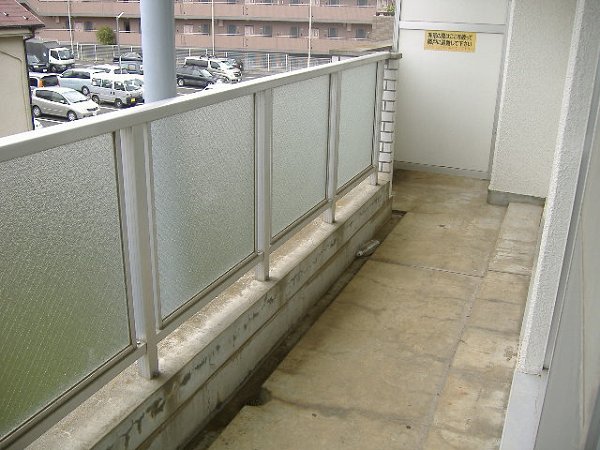 Balcony. South-facing spacious balcony ☆
