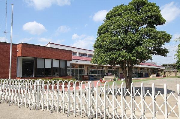 kindergarten ・ Nursery. 1090m to horsetail kindergarten