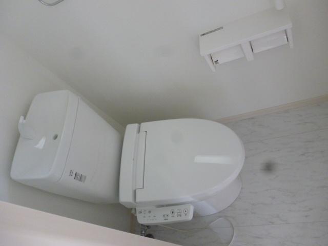 Same specifications photos (Other introspection). Was completed in previously is the toilet of the image. 