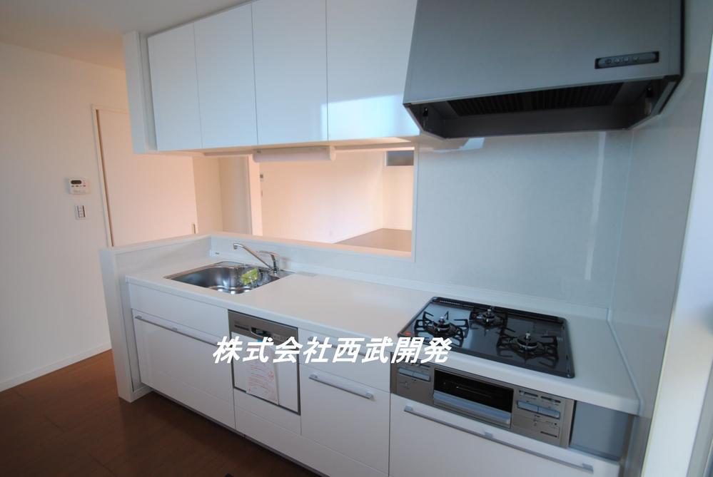 Same specifications photo (kitchen). (1 Building) same specifications: the color of the panel ・ Position and the like of the upper receiving are subject to change.
