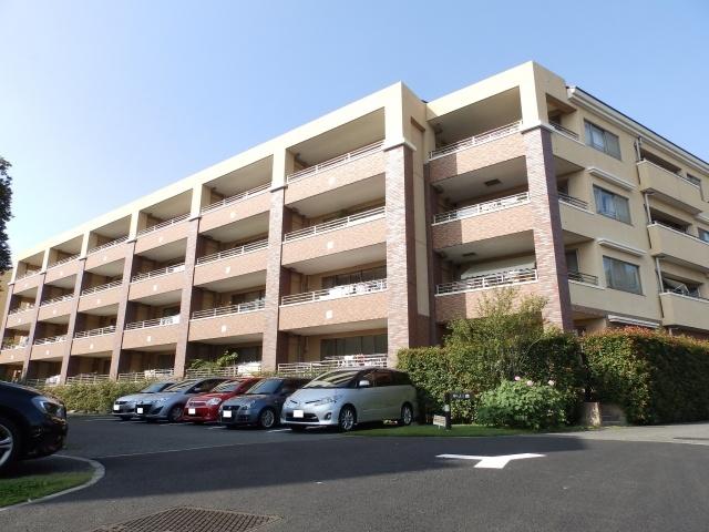 Local appearance photo. Interval also enough room between the front building is because it is a good hit yang become on the top floor.