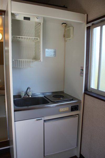 Kitchen.  ☆ With a stove and a mini-fridge