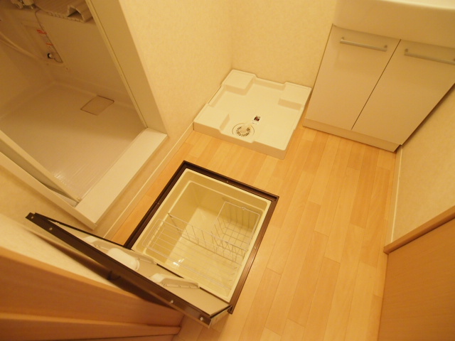 Receipt. Glad underfloor storage space.