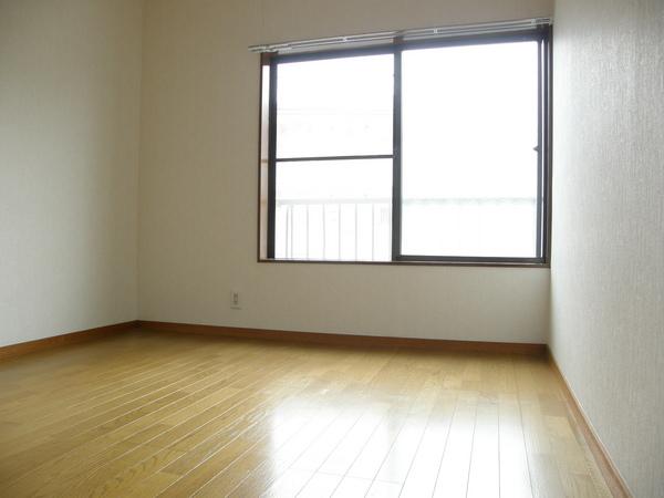 Other room space. Western-style 4.5 Pledge facing south ☆