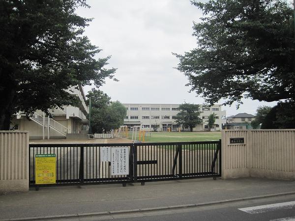 Primary school. Nishi Municipal Hoya 800m up to elementary school