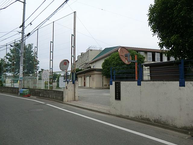 Primary school. Nishi Municipal Sumiyoshi to elementary school 557m