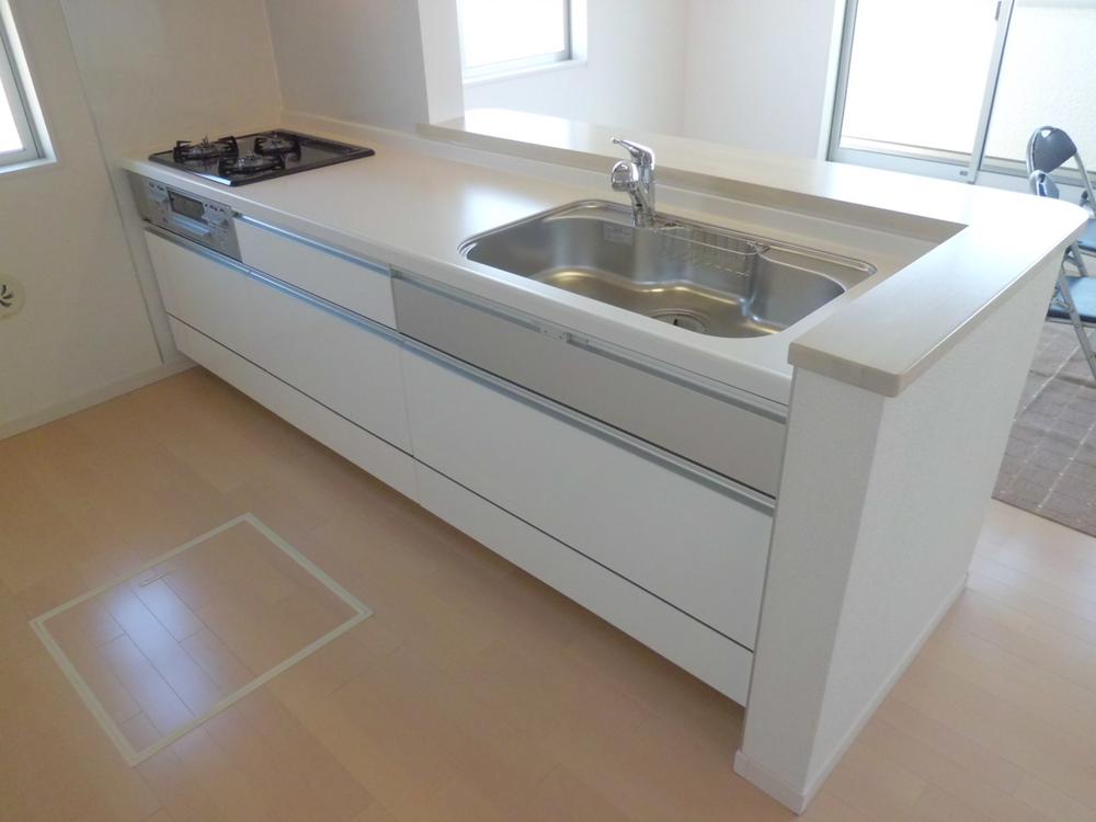 Other Equipment. With water purifier, A storage capacity system kitchen sliding storage.