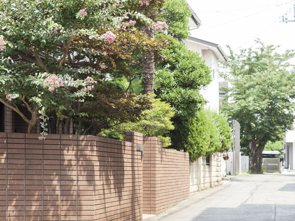 Surrounding environment. Local neighborhood streets (about 480m ・ 6-minute walk)