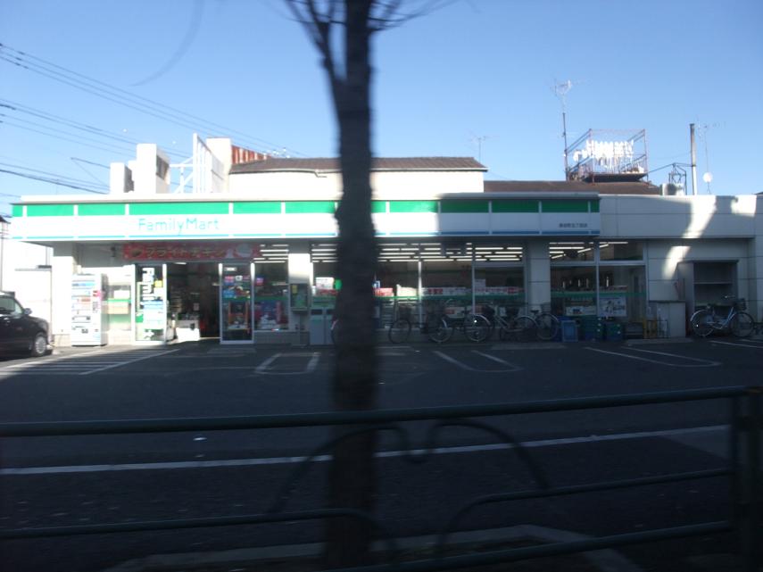 Convenience store. FamilyMart Tomo knee Seibu Yanagisawa Station store (convenience store) to 440m