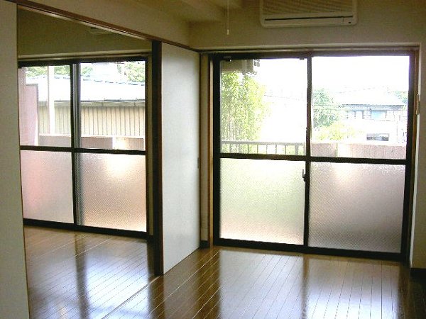 Living and room