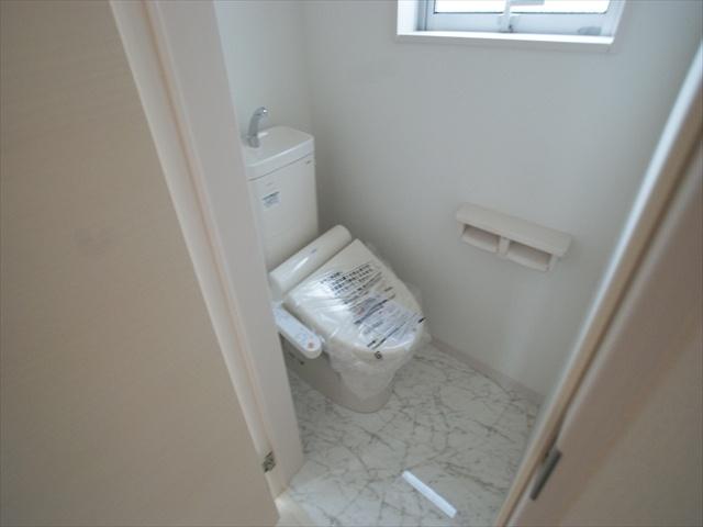 Toilet. 1F ・ 2F both is with a bidet