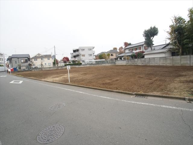 Local land photo. A quiet residential area a feeling of opening of 6m public road surface