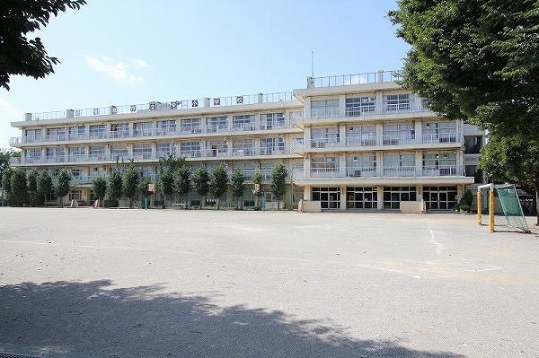 Primary school. Nishitokyo TatsuSakae to elementary school 400m