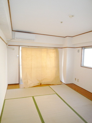 Living and room. Bright Japanese-style room in a corner room