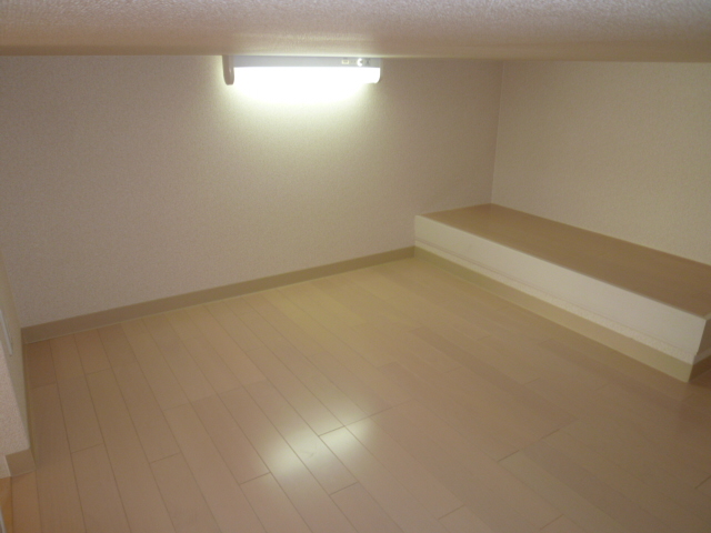 Other room space. loft