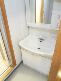 Washroom. Washbasin independent type