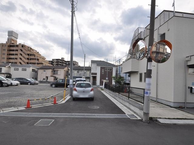 Local photos, including front road. Nishitokyo Kitahara-cho 1-chome, contact road situation