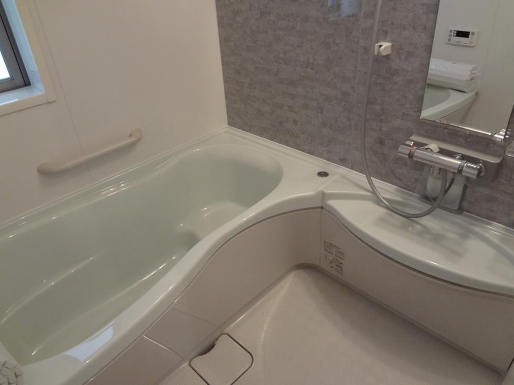 Same specifications photo (bathroom). Seller construction cases _ bathroom