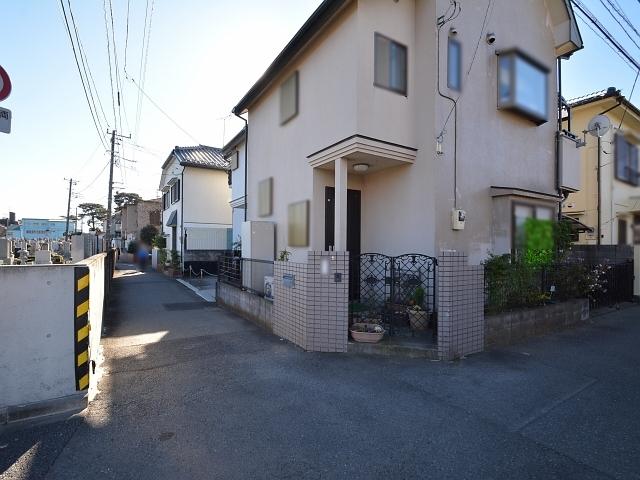 Local photos, including front road. Nishitokyo Hibarigaoka 4-chome contact road situation